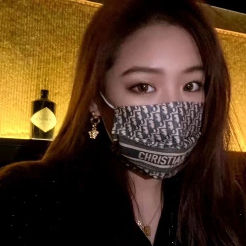 

Masks One time fashion letter printing presbyopia men's and women's protective decoration three-layer melt blown