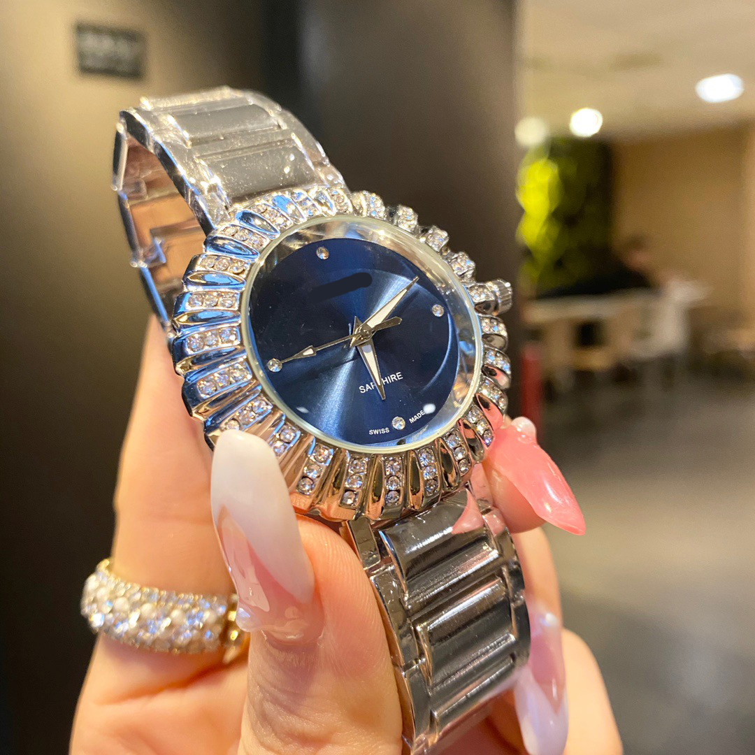 

Fashion Women Watches Steel strap 5 Colors Casual Quartz Lady Watch Luxury C Brand Wristwatches, Red