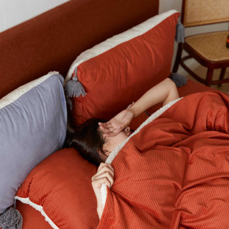 

Light luxury style Italian corduroy four piece set lamb cashmere thickened warm double-sided cashmere solid color bedding, White