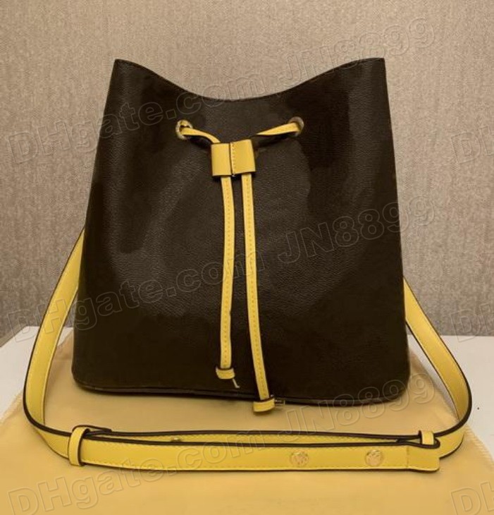 

Designers Fashion Handbags Luxury Shoulder Bag Women Vintage Printing Leather Crossbody String Interior Zipper Pocket Old Flower Casual Drawstring Purse JN8899, Coin purse /brown flower