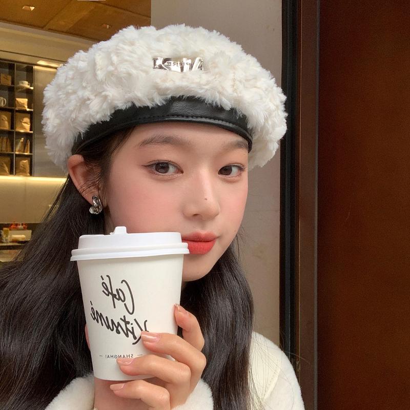 

Berets Autumn Winter Plush Fur Beret French Hat Fashion Metal Letter Patch Octagonal Lady Girls Warm Hats For Women, White