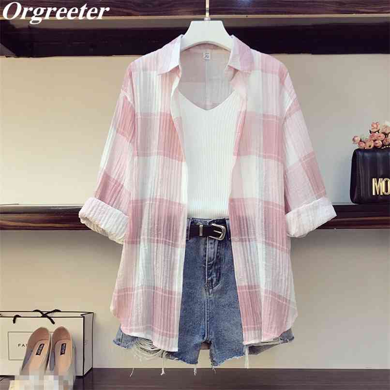 

Plus Size Tracksuit Women Summer 3/4 Sleeve Plaid Lapel Sunscreen Shirts + Knitted Vest Belt Hole Denim Shorts 3 Piece Set 210602, Only blue shirt