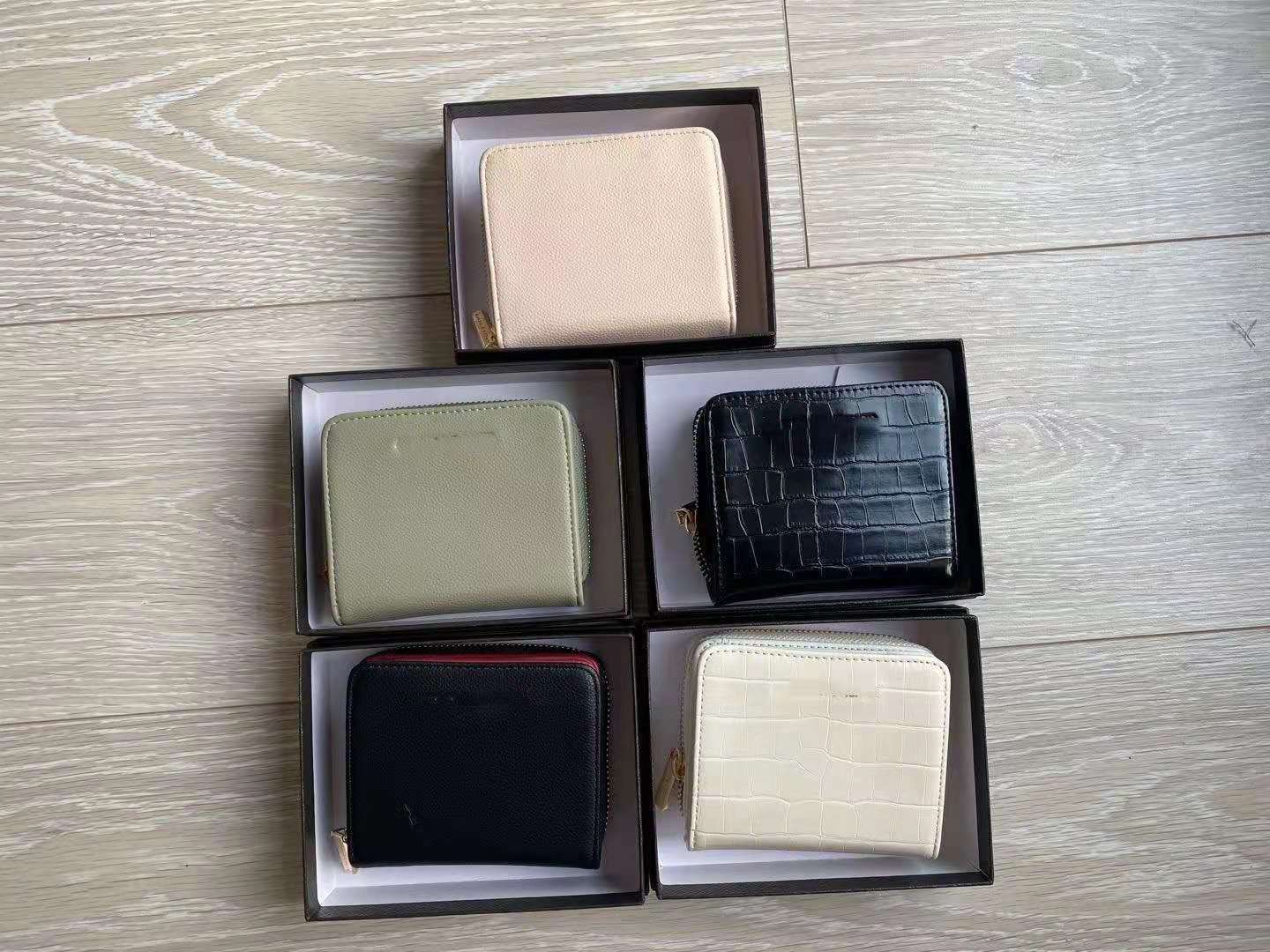 

6-10770420-6 simple zipper women's short Wallet, Light green