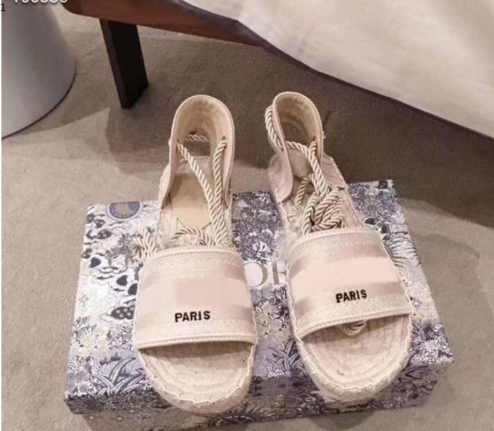 

Plate-forme d'été décontractées Mode Alphabet de pêche Chaussures En Cuir Femme Chaussure Corde herbe Sandales Tissées Grande taille 35-41 MJK003