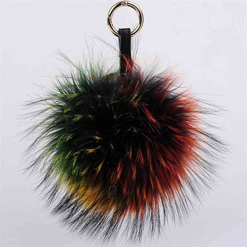 

Luxury Real Fur Key Chains Fur Pompom Keychain 15cm Fluffy Raccoon Fur Ball Keychain Gold Pompon Keyring Charm Bag Pendant Gifts 210410, Silver
