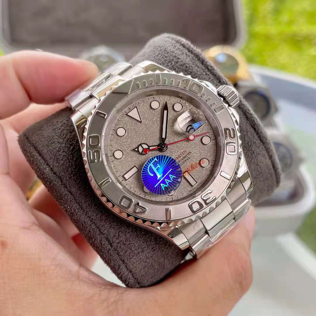 

Men's Watch Yacht Style 40mm Silver Dial Master Quartz with Calendar Hardlex Glass Classic Folding Clasp Clasp Watch, Slivery;brown