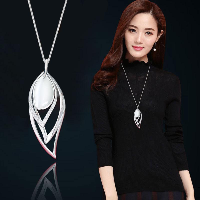 

Pendant Necklaces Vintage Multi-layered Opal Petals Long Necklace For Women Crystal Rhinestone Leaf Jewelry