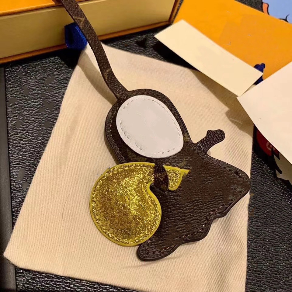 

Top Luxury Designer Leather Keychain Top Quality Alloy Material Couple Bag Pendant Fashion Accessory Key Chain Car Button