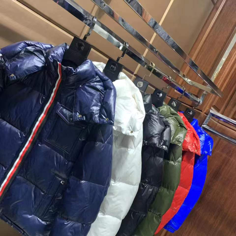 

Famous Mens Jackets Parka Women Classic Casual Down Coats Luxury Outdoor Warm Feather Winter Jacket Unisex Coat Outwear Couples Clothing, Black