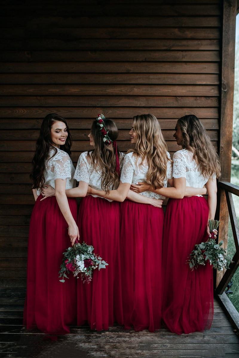

White and Burgundy Bridesmaid Dresses Jewel Neck A Line Short Sleeves Lace Floor Length Pleats Custom Made Plus Size Maid of Honor Gown Country Wedding vestidos