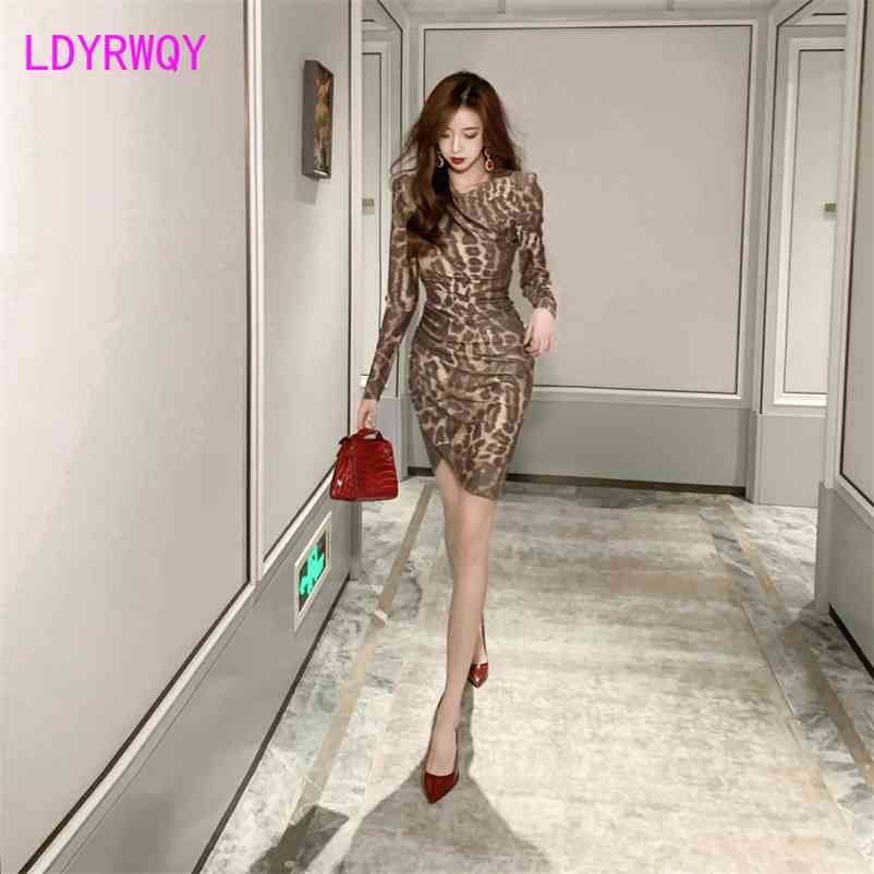 

Autumn and winter clothing temperament base, slim design, fold asymmetric Leopard Dress 210603