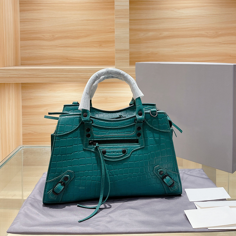 

33CM Classic vintage Tassel Chain city mini bags lady real leather top-handle shoulder bag Studs rivet solid rivets Large motorcycle vintage bag