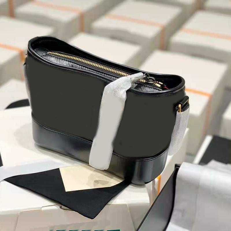 

Luxury Design Fashion Chain Wandering Bag Rhomboid Bucket Bags Tassel Letter Button Designs Ladies Shoulder Package Cross-body Packages Leisure Multi-function, 11111