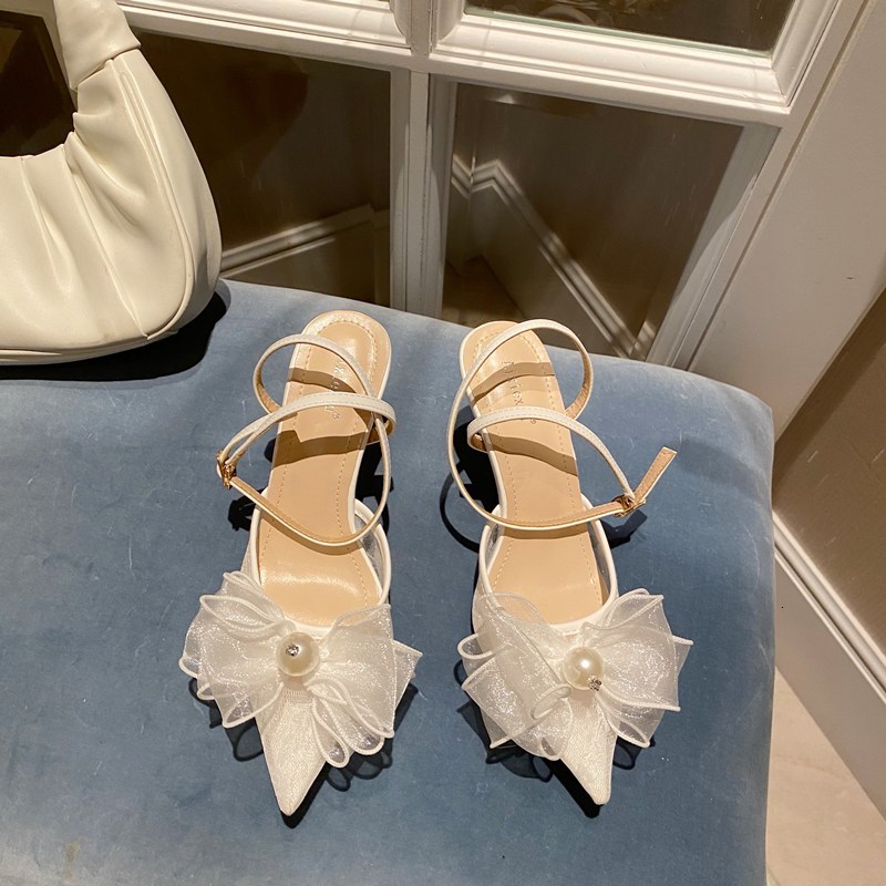 

Sandals 2021 Summer Pointed Toe Fashion Thin High Heels Ankle Strap Bow Design White Wedding Pumps Elegant Dress Shoes Woman AAFB
