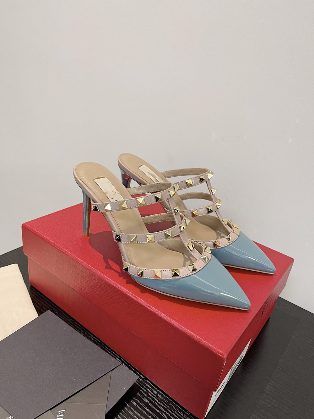 

Valentino Shoes Luxurys Designers Shoes 2021 fashion sandals high heels high quality imitation counter brand sandals high heels k13-4, Black