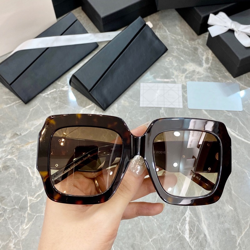 

POEVE Sunglasses For Women Special UV Protection Women Designer Vintage Irregularity Frame Top Quality free Come With Package, White;black