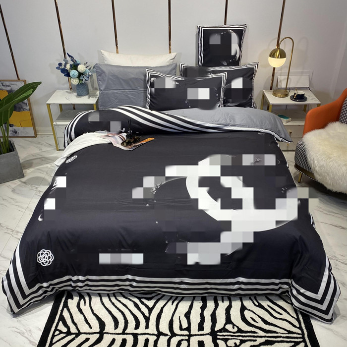 

Fashion black designer Bedding Sets high quality cotton duvet cover Luxury  king size bed sheet Pillowcases soft Comforters Set