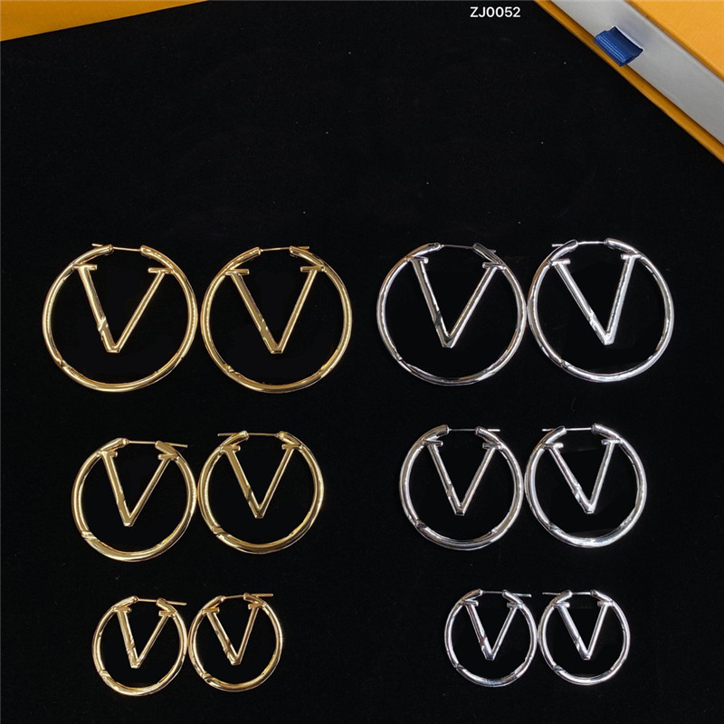 

Luxury Letter Circle Earrings Charm Golden Silver Round Studs Women Simple Style Date Party Dangler For Ladies Gift