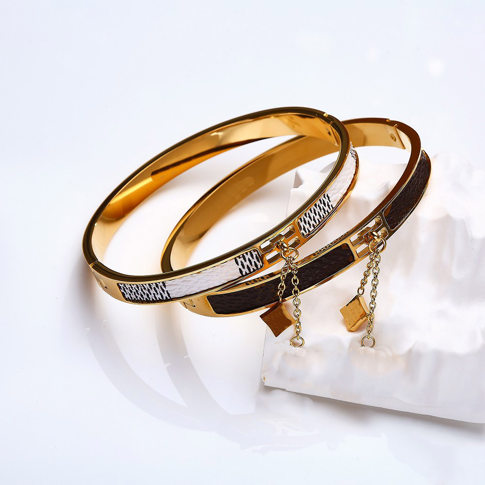 

Designer Love Bracelet Jewelry Titanium Steel Gold Bangle Luxury Simple Women's Pendants Bracelets With Channel Box