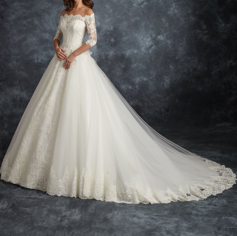 

2021 Elegant White Wedding Gowns A Line Lace Appliqued Beading Sequins Backless Sweep Train Bridal Dresses Robe De Mariée, Hunter