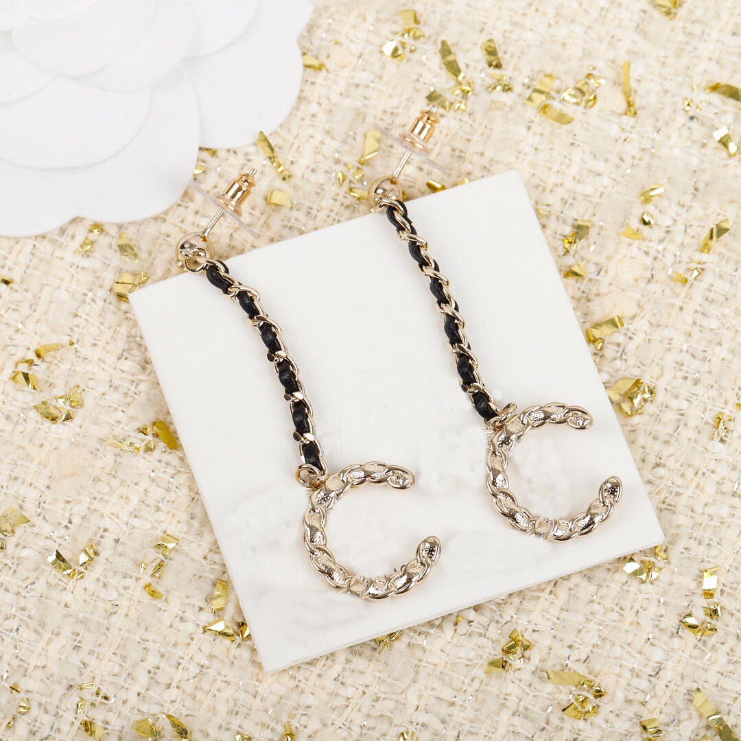 

2022 Top quality charm drop earring with black genuine leather enamel color dangle for women wedding jewelry gift have box stamp PS4054