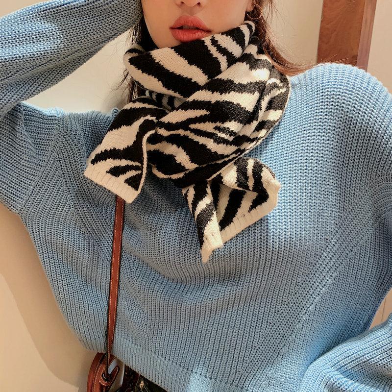 

Scarves Korean Knitted Small Scarf Winter Couples Zebra Print Versatile Student Short Warm Bib Shawl Designer