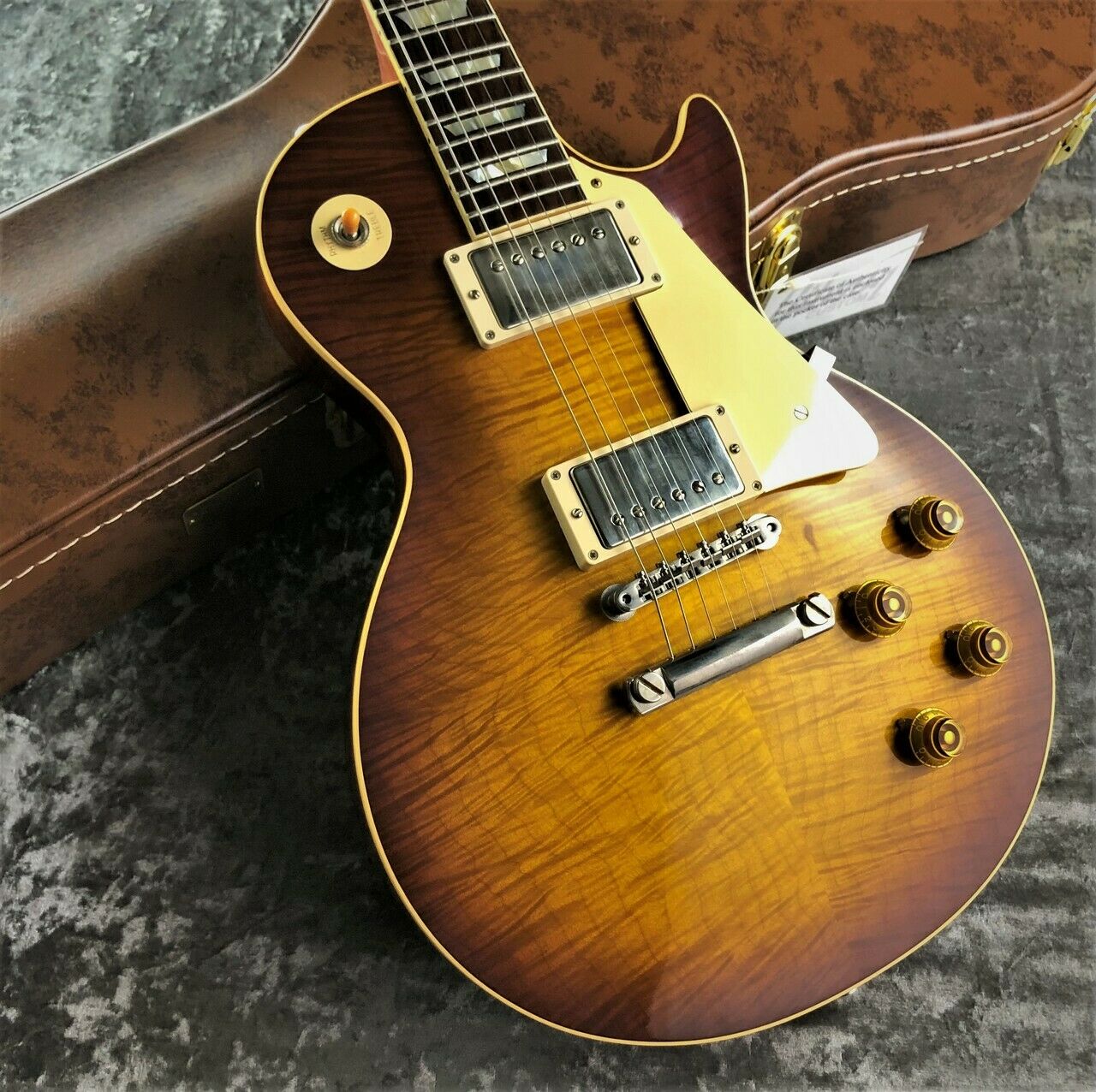 

Selected Top 1959 Les Std VOS Iced Tea Burst Electric Guitar
