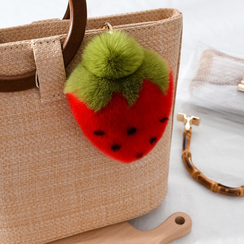

Keychains Cute Female Strawberry Key Ring Rex Fur Handmade Fashion Car Chain Bag Accessories