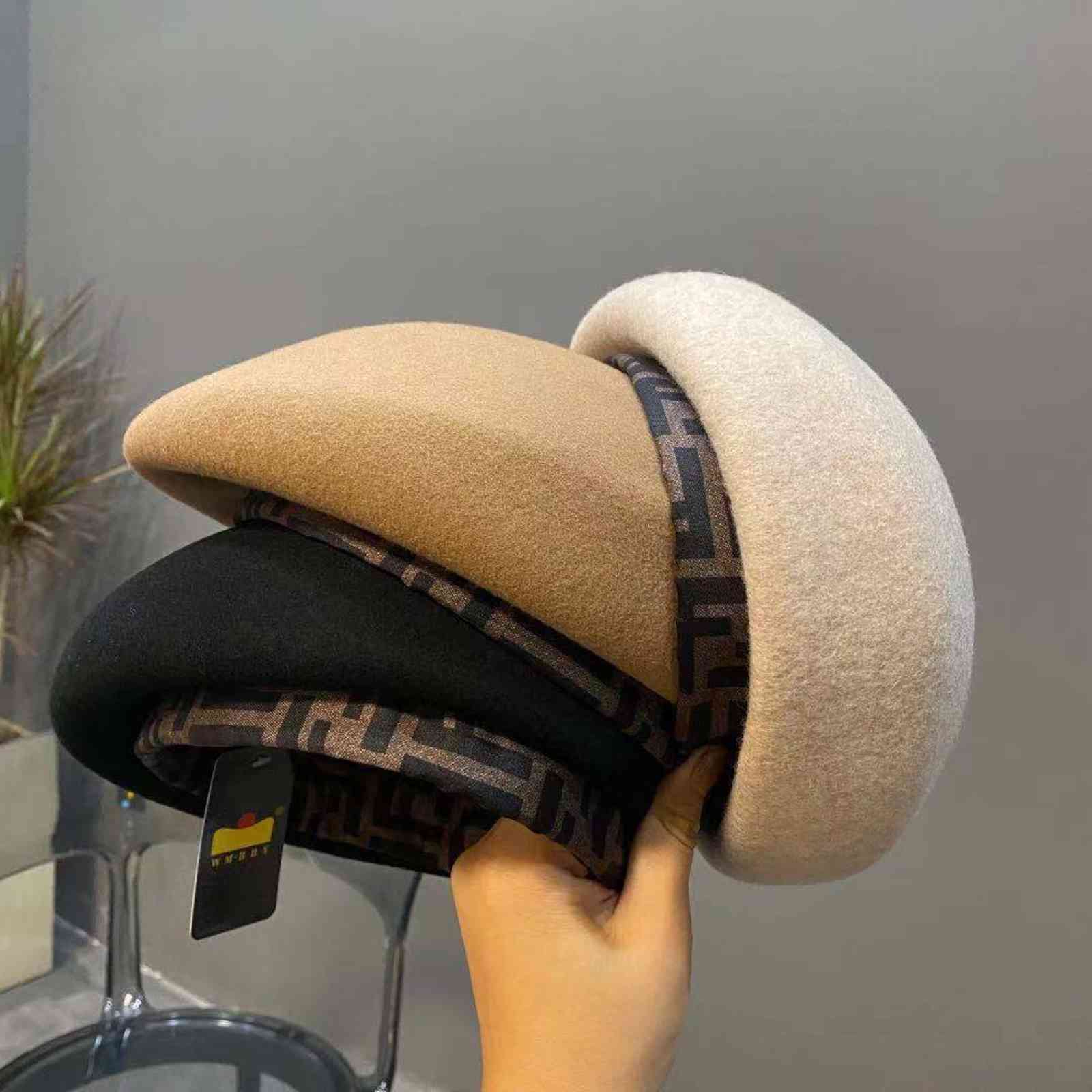 

2022 Design Fashion Beret letter pure wool bud hat fashion street painter Hat, Khaki