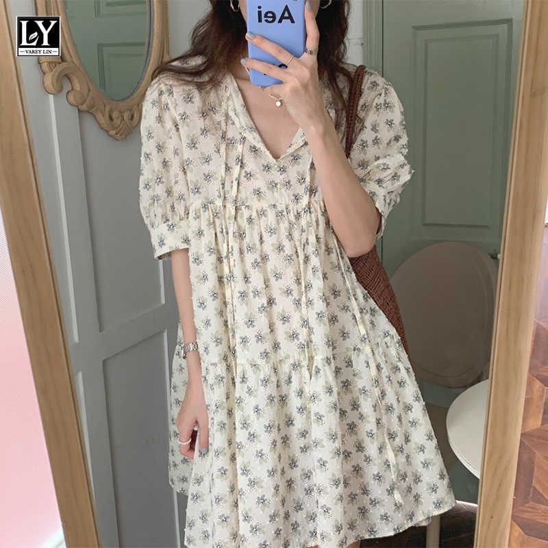 

LY VAREY LIN Women Summer Sweet V-neck Flower Dresses Casual Loose Puff Sleeve Apricot Female High Waist Dress 210526