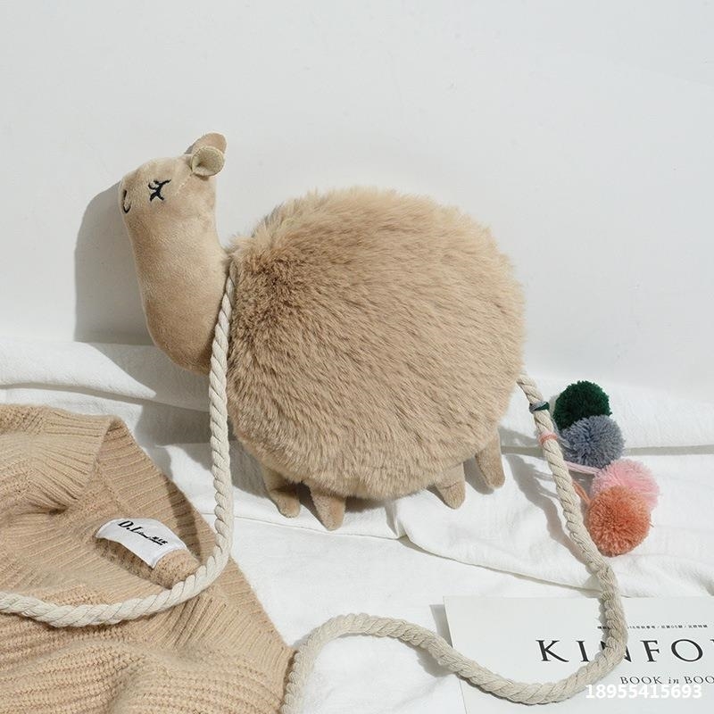 

2021Winter new Korean version versatile lovely female wool lamb shape messenger girl Plush Alpaca bag, Camel