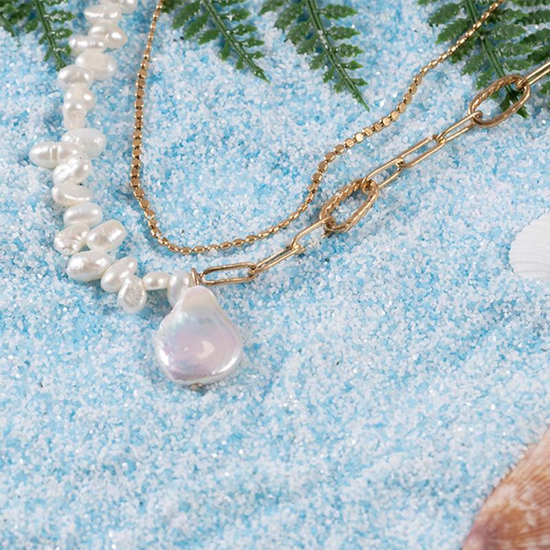 

Pendant Necklaces Multi Layers Choker Irreguar Shaped Pearl Strand Chic Women's Modern Necklace Set