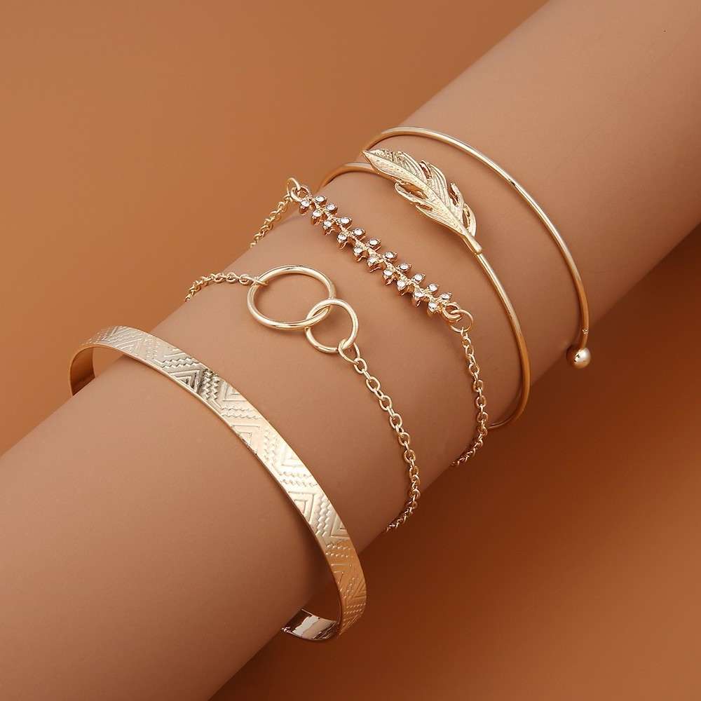 

Hand catenary circle wide pattern double leaf five piece Bracelet, Black