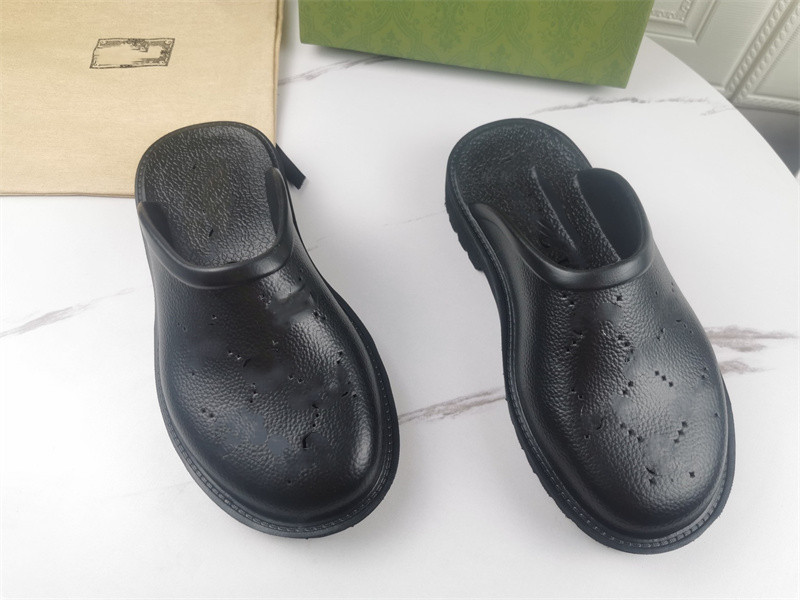 

Punching letter engraved pattern slippers beach sandals fashion lovers home thick and thin bottom selling comfortable wear off convenient flat platform, No for sale
