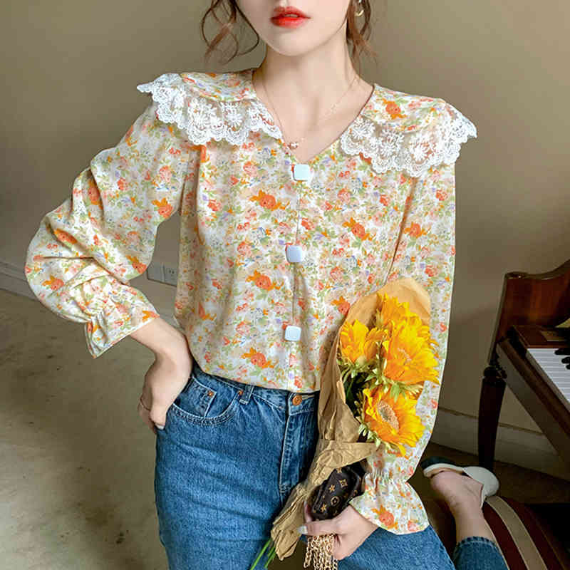 

Lucyever Autumn Vintage Floral Print Chiffon Shirt Women V-Neck Flare Sleeve Blouses Woman Button Lace Casual Shirts Ladies 210521, Apricot
