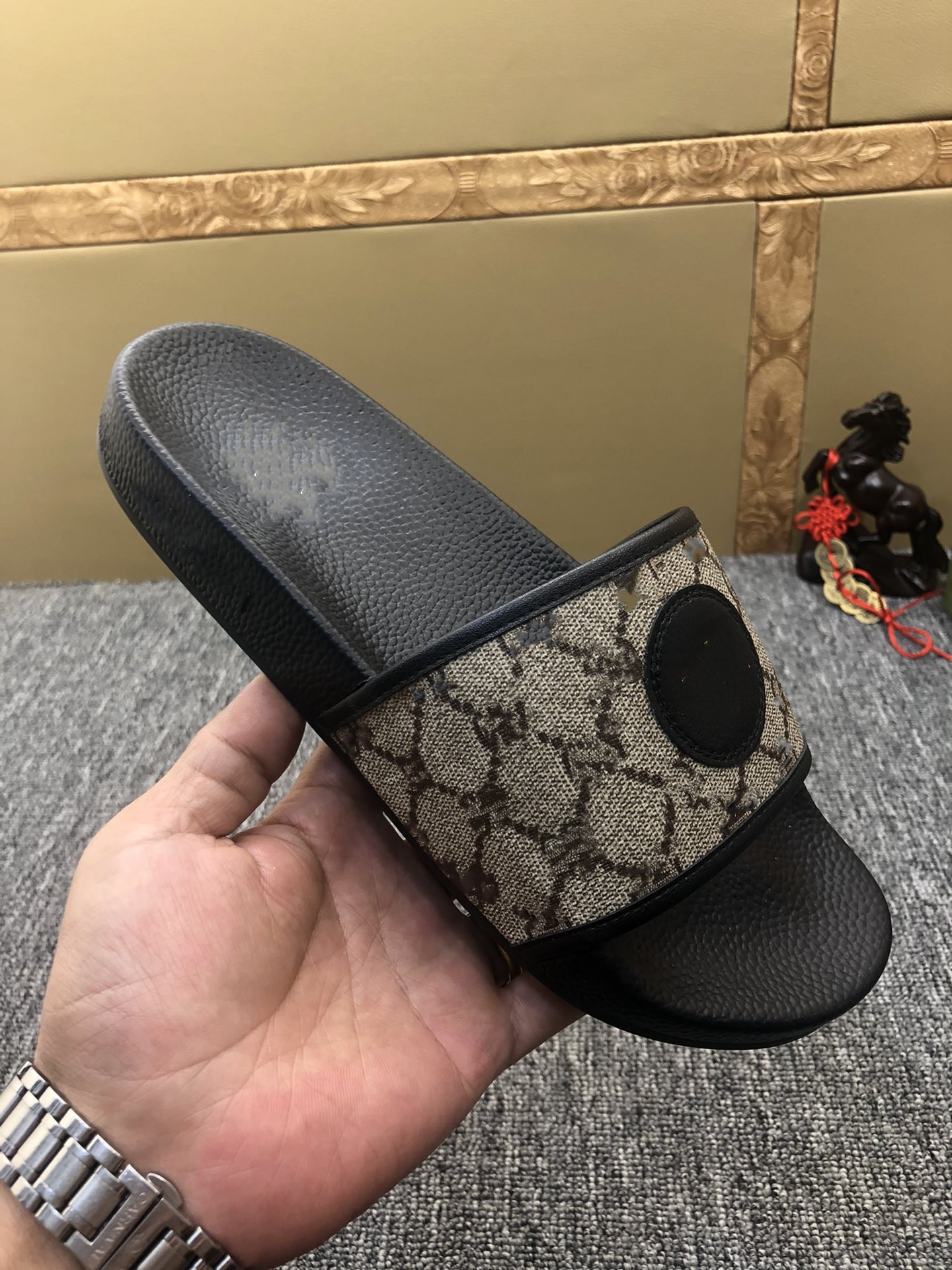 

Top Quality Men's Women's Rubber Slipper Designer Sandals Shoes Slide Summer Beach Outdoor cool slippers Fashion Wide Flat Flip Fl, Black