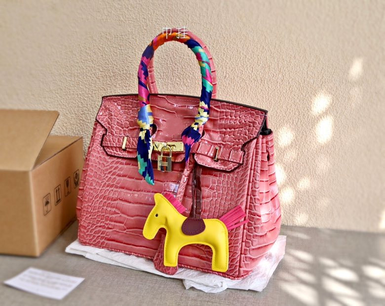 

Top Quality Flap Handbag Purse Genuine Cow Leather Crossbody Bag Adjustable Belt Shoulder Bags with Rivet Hardware Hasp Clutch Bag Wallet, 30cm