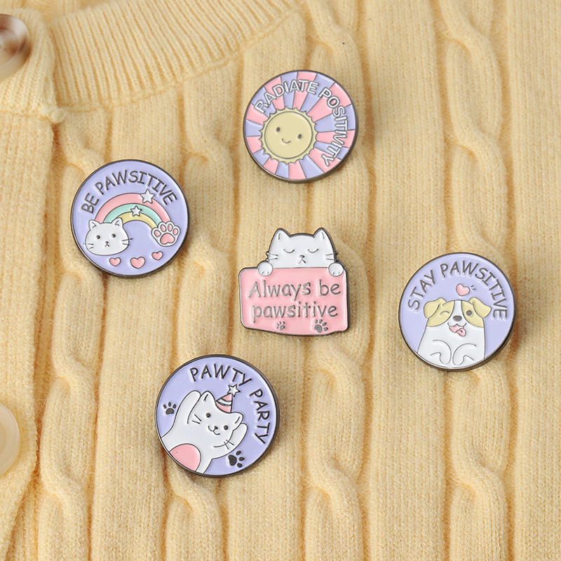 

Letter Round Cat Dog Clothes Brooches Women Alloy Enamel Claw Sun Lapel Pins Student Cartoon Animal Schoolbag Cowboy Badge Brooch Accessories Wholesale