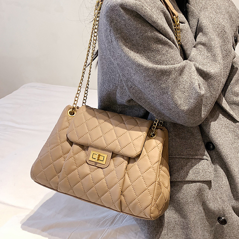 

Wholesale factory ladies leather shoulder bags classic solid color large capacity fashion chain bag winter cross plaid handbag Joker black elegant backpack, Khaki1188