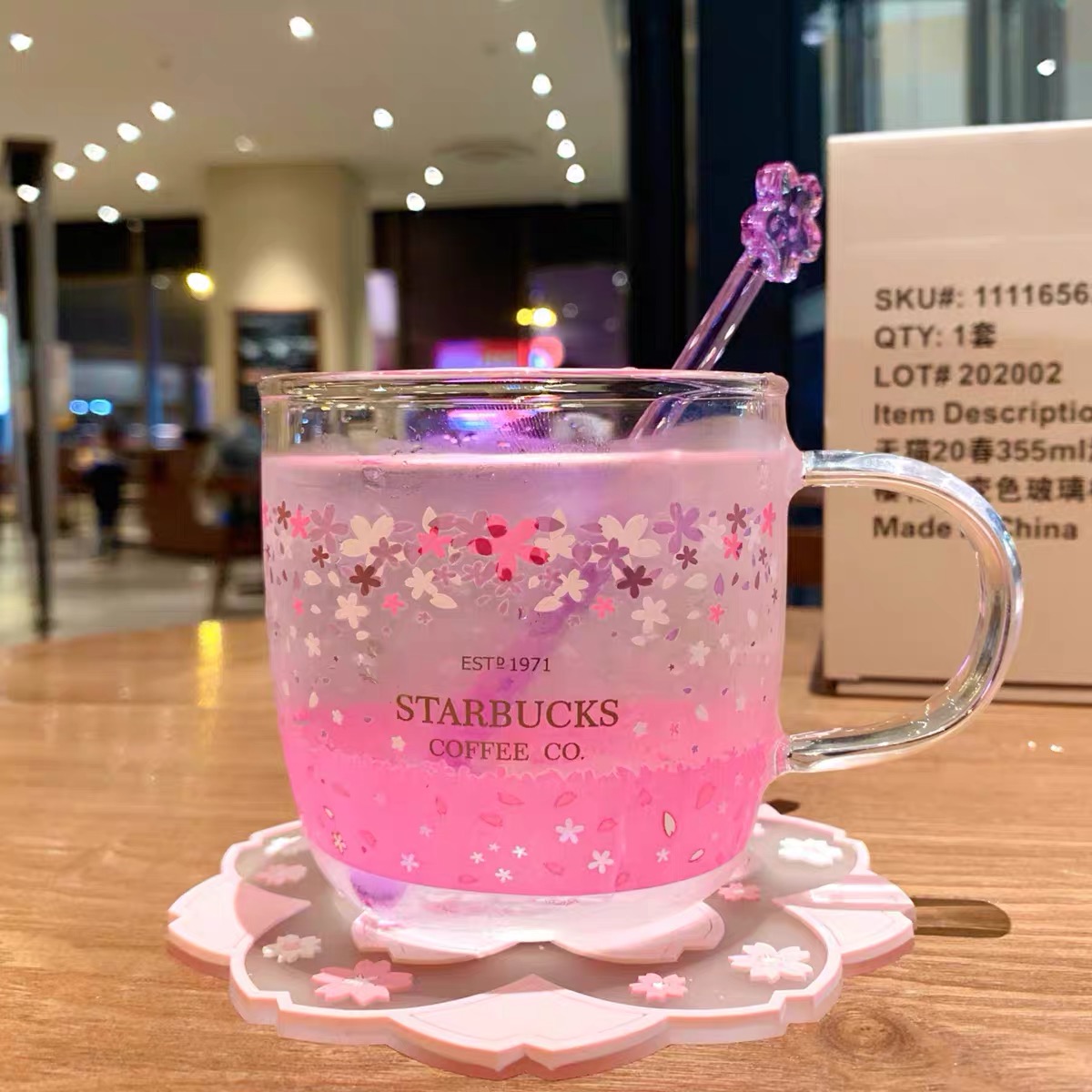 

The latest 12OZ Starbucks glass coffee mug, romantic cherry blossom color-changing style water cup, separate box packaging, support customized logo, Write color after purchase