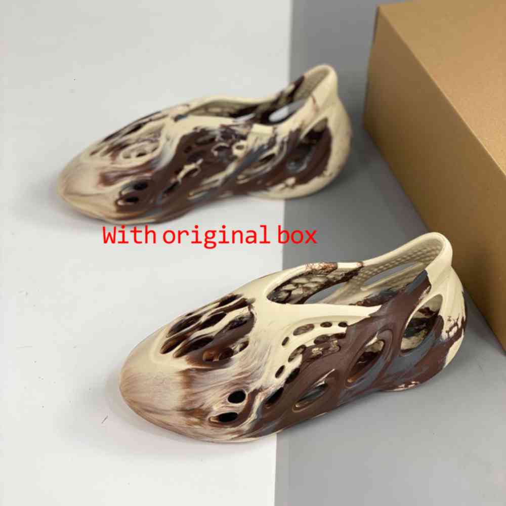 

2022 YEEZIES BOOST Slides Bone Resin Desert Sand Slippers Black White Red Slide Earth Brown MXT Moon Grey Foam Slipper men women Sandals Sneakers Flash sale, 21