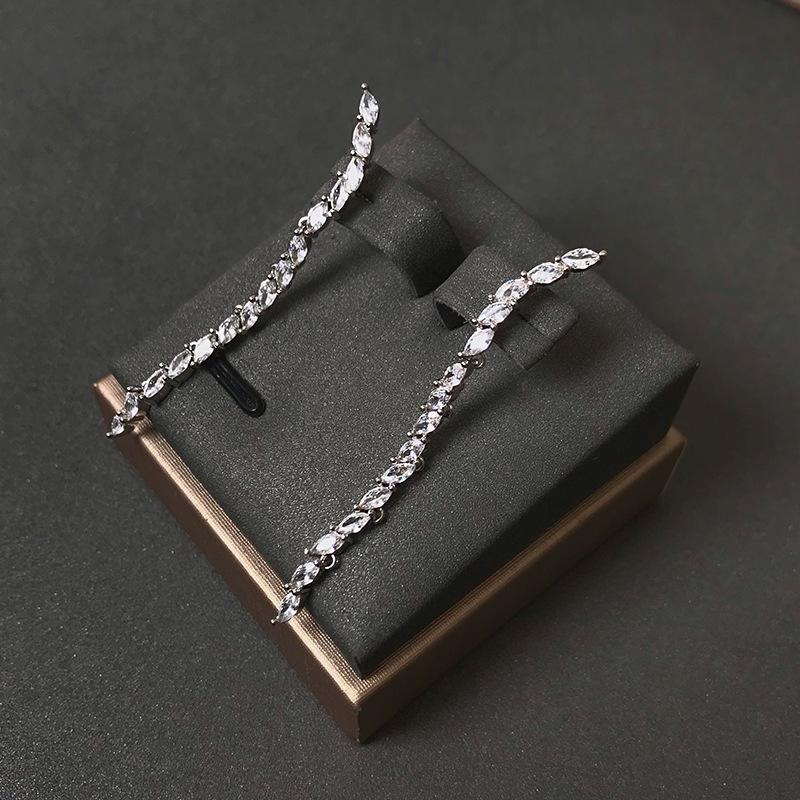 

Stud S925 Sterling Silver Spark Line Earrings Luxury Jewelry High Sense Valentine's Day Gift Birthday For Girlfriend, Golden;silver