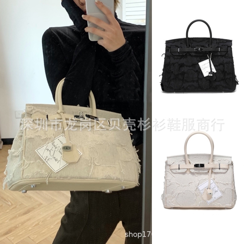 

Japanese women's niche ins net red girl tassel travel portable solid canvas bag 30cm beggar, White