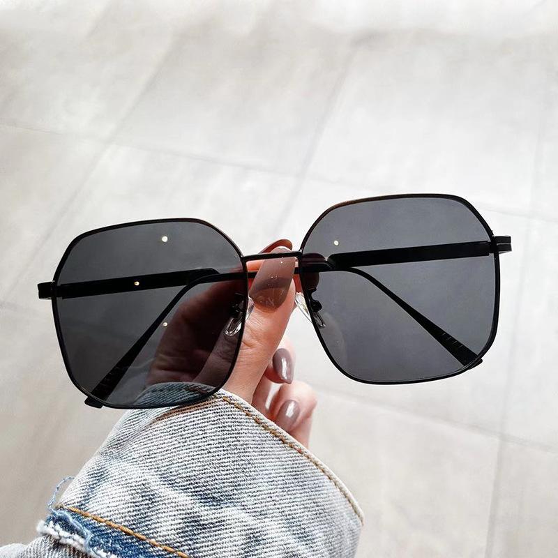 

Sunglasses 2021 Fashion Big Square Women Vintage Metal Frame Sun Glasses Female Champagne Shades Men Black
