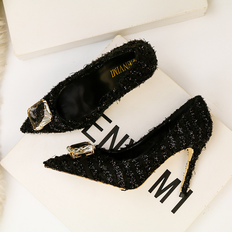 

Fashion Sexy Nightclub Show Thin Heel High Heel Shallow Mouth Pointed Shiny Crystal Button Single Shoes, Black