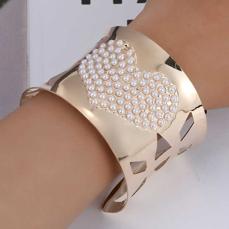 

Lzhlq Heart Pattern Bracelet Women Crystal Bangles Inlaid Metal Trend Bangles Wedding Party Jewelry Q0719