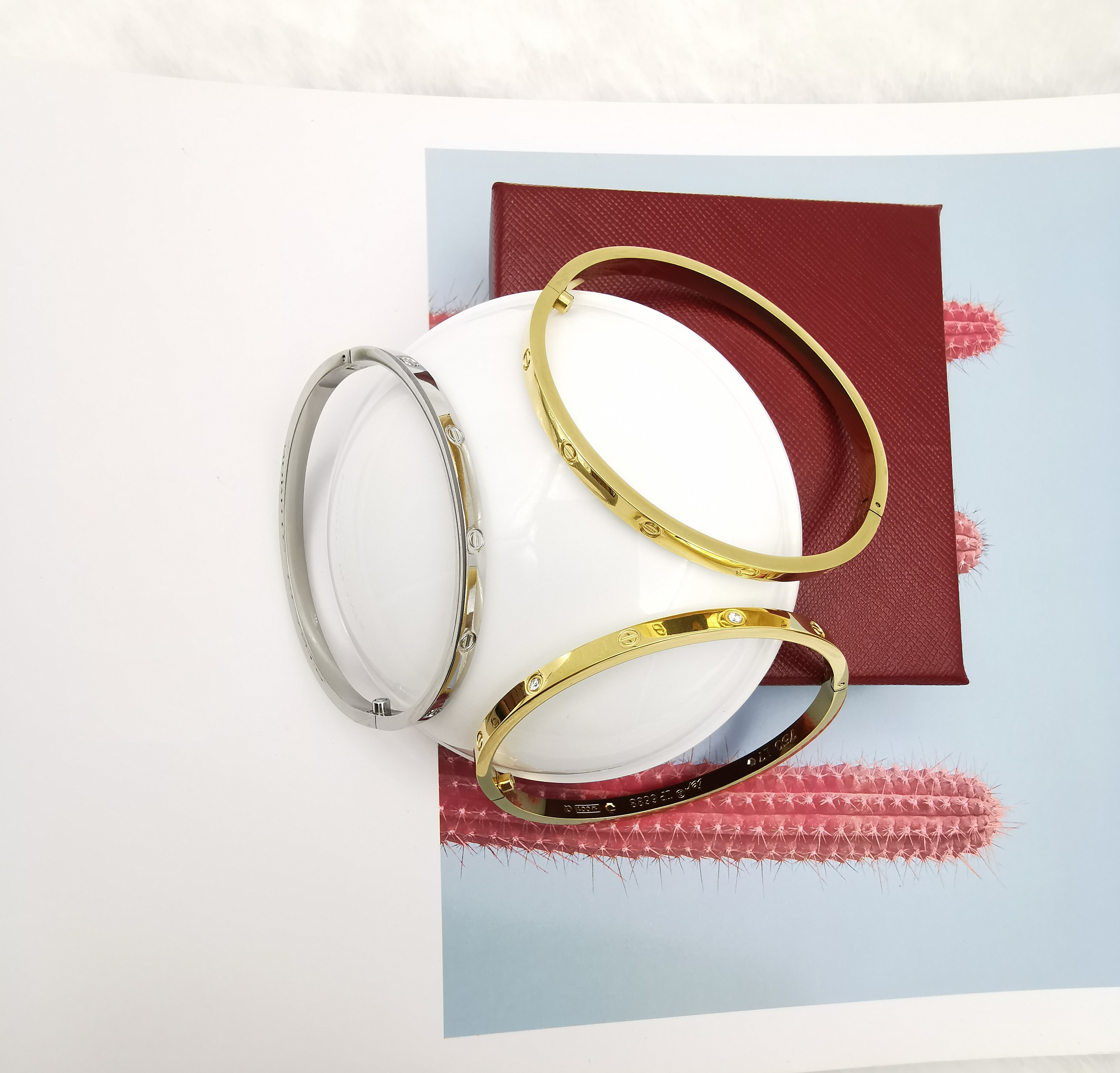 

2021 Silver Designer Bracelets Bangles for Couples Lovers Wedding Gift with 4mm Titanium steel Gold Plated Diamond Love Bracelet