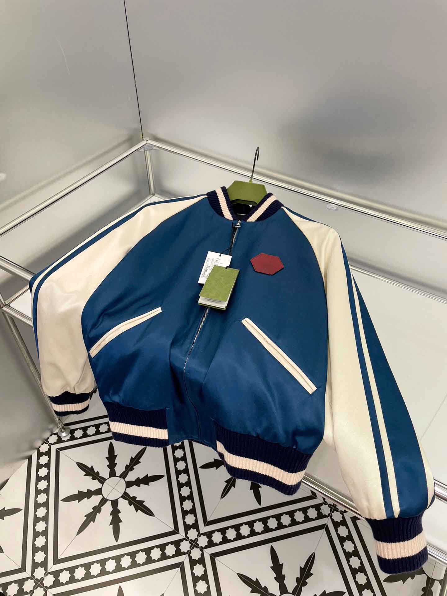 

2021ss spring and summer new high grade cotton printing short sleeve round neck panel T-Shirt Size: -l-xl-xxl-xxxl Color: black white g5ag5df