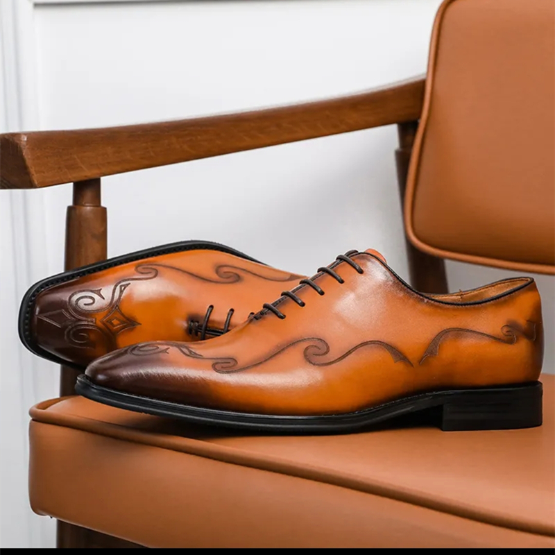 

2021men's shoes Business dress luxurious men kaws Loafers high grade hand customized breathable British trend color polished bridegroom wedding shoe af1 size38-45, Photo