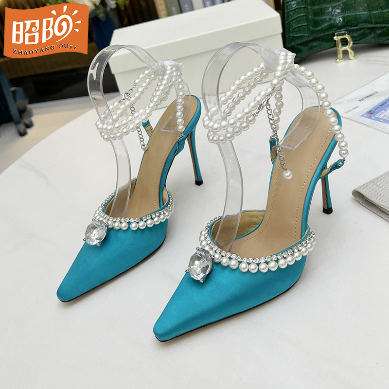 

Catwalk high-heeled sandals spring and summer 2022 new fashion silk face Rhinestone thin heel pointed shallow mouth women's shoes, Light gray
